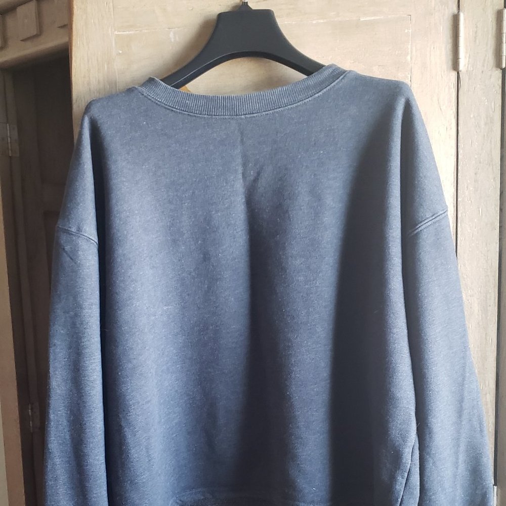Universal Thread Sweatshirt - Picture 1 of 3